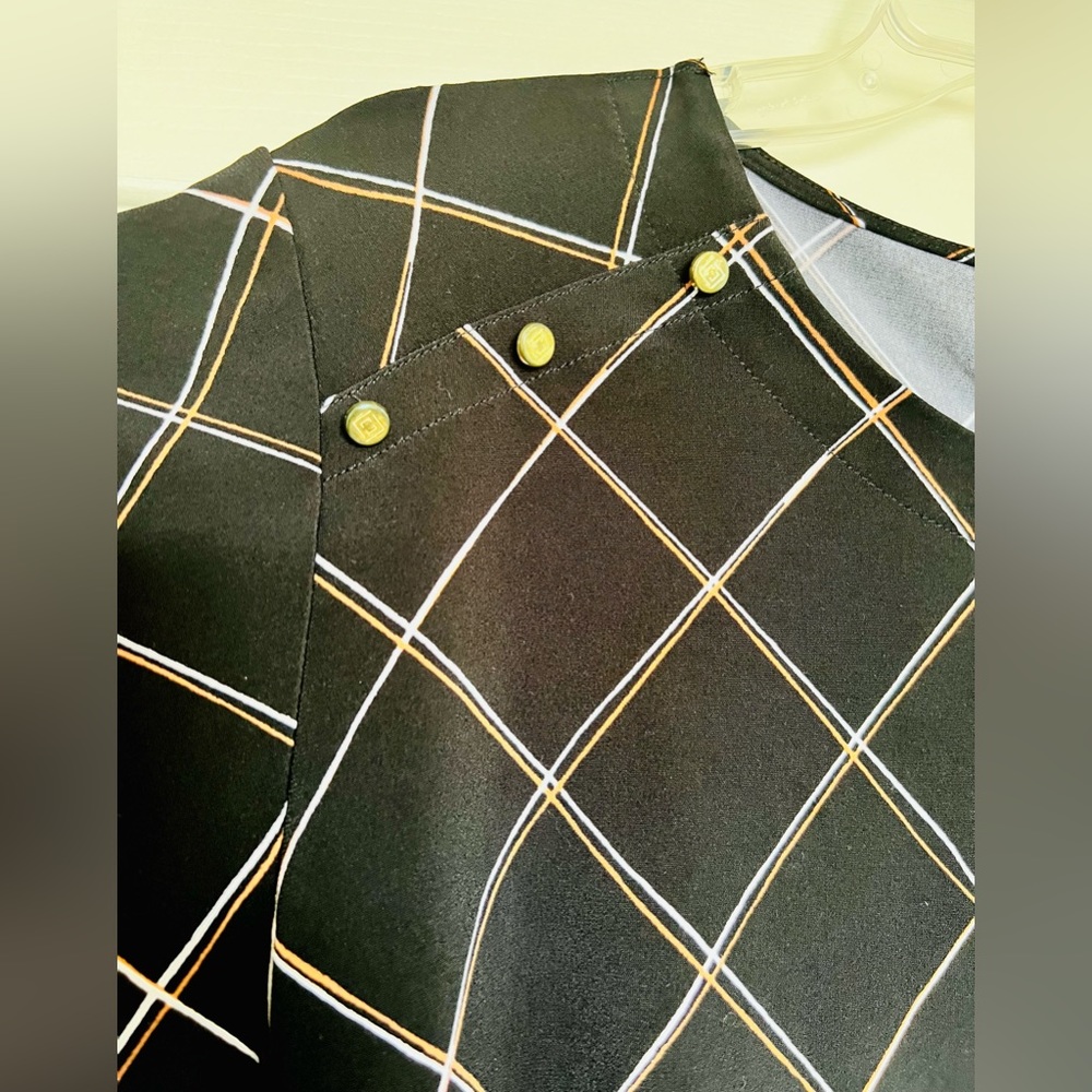 Patterned Blouse - Picture 4 of 7